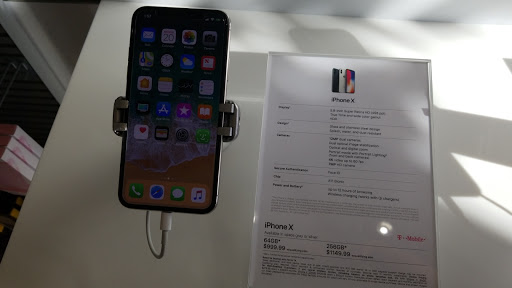 Cell Phone Store «T-Mobile», reviews and photos, 3895 Phoenix Ave, Fort Smith, AR 72903, USA