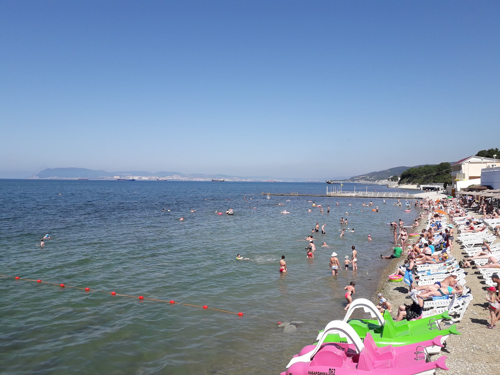 Photo de Solnechny Plyazh avec baie spacieuse