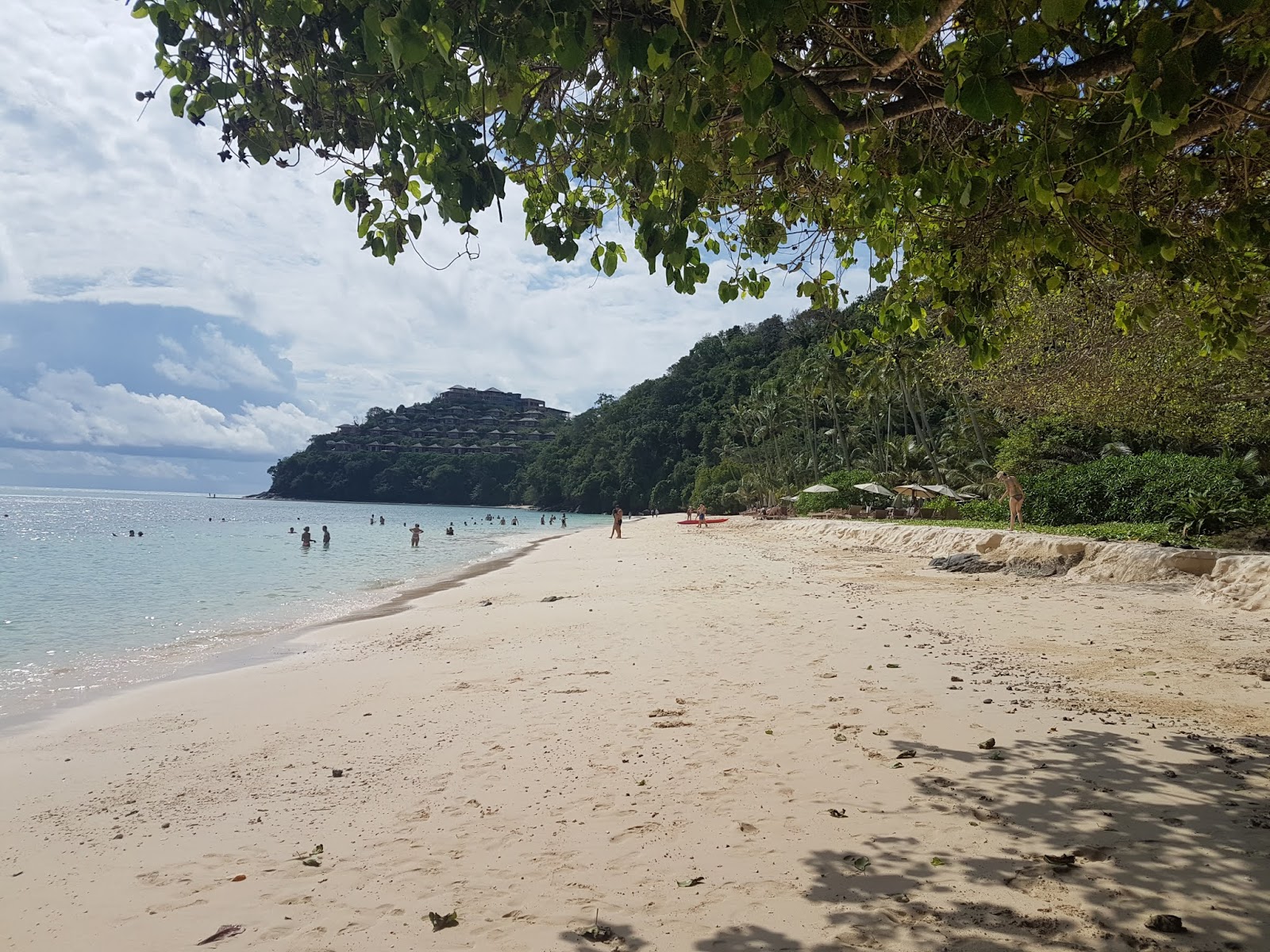 Foto von Panwa Strand und die siedlung