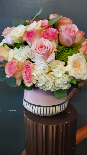 Florist «Arden Park Florist & Gift Gallery», reviews and photos, 564 La Sierra Dr, Sacramento, CA 95864, USA