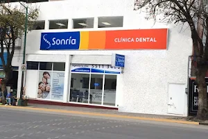 Sonría - Clínicas Dentales - Barranca Del Muerto image