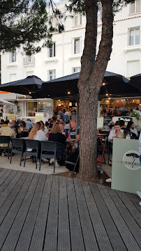 Atmosphère du Restaurant La Corniche St-palais-sur-mer à Saint-Palais-sur-Mer - n°6