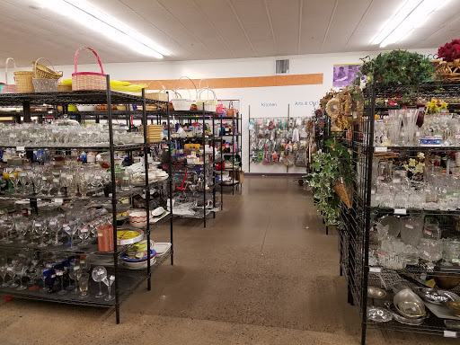 Thrift Store «McClintock & Southern Goodwill Retail Store & Donation Center», reviews and photos, 1546 E Southern Ave, Tempe, AZ 85282, USA