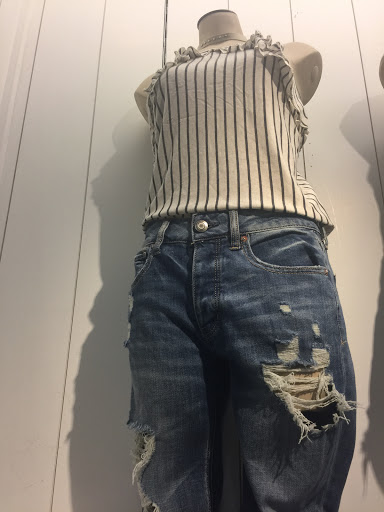 Clothing Store «AEO Factory Store», reviews and photos, 8200 Vineland Ave Suite 101, Orlando, FL 32821, USA