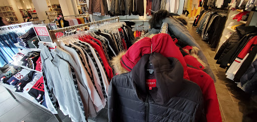 Clothing Store «GUESS Factory», reviews and photos, 3252 NE 1st Ave #100, Miami, FL 33137, USA