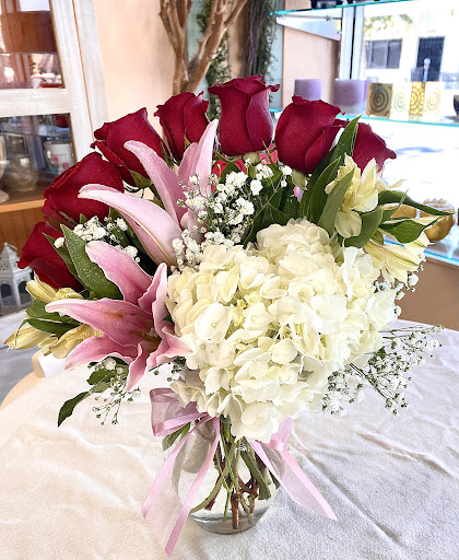 Florist «Canoga Park Florist», reviews and photos, 7144 Owensmouth Ave, Canoga Park, CA 91303, USA