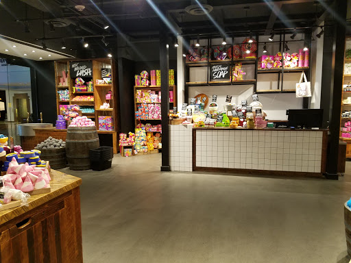 Cosmetics Store «Lush Cosmetics», reviews and photos, 7014 E Camelback Rd, Scottsdale, AZ 85251, USA