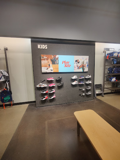 Clothing Store «Nike Factory Store», reviews and photos, 1475 N Burkhart Rd Suite C-200, Howell, MI 48855, USA