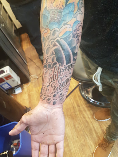 Tattoo Shop «454 Tattoo and Body Piercing», reviews and photos, 454 N Coast Hwy 101, Encinitas, CA 92024, USA