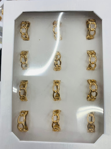 Beauty Supply Store «US Hair & Beauty Supplies», reviews and photos, 3365 Cleveland Ave, Columbus, OH 43224, USA