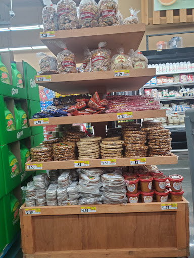 Grocery Store «Superior Grocers», reviews and photos, 9801 Laurel Canyon Blvd, Pacoima, CA 91331, USA