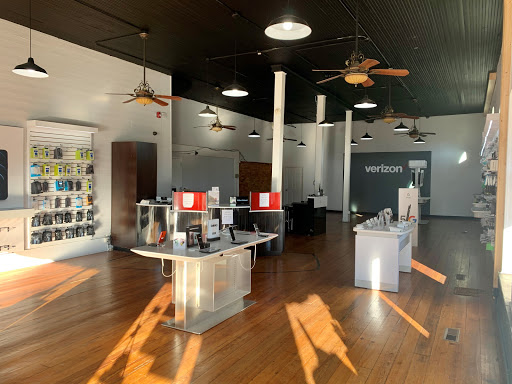 Cell Phone Store «GoWireless Verizon Authorized Retailer», reviews and photos, 2 S Mulberry St, Jackson, GA 30233, USA