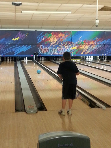 Bowling Alley «Brunswick Zone Colony Lanes», reviews and photos, 600 S Colony Rd, Wallingford, CT 06492, USA