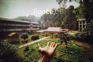 Hostel 6 image