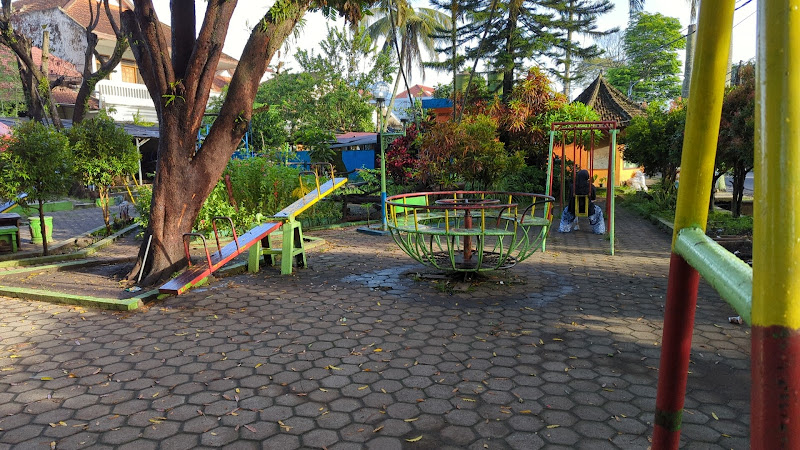 Taman Bermain Taman Agung