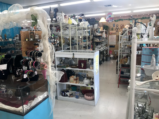 Antique Store «Hidden Talent Gifts & Antiques», reviews and photos, 400 S Main St, McGregor, TX 76657, USA