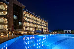 Jeju GoldOne Hotel & Suites 제주 골드원호텔앤스위트 image