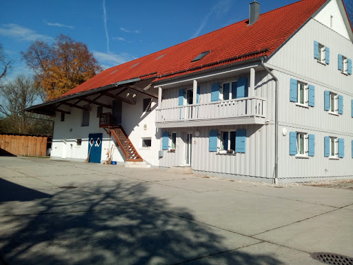 Pferdeklinik München-Airport unter Hallbergmoos, Bayern