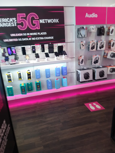 Cell Phone Store «T-Mobile», reviews and photos, 5205 Cleveland Blvd #102, Caldwell, ID 83607, USA