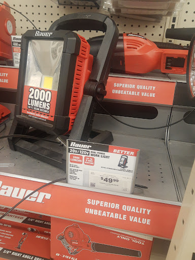 Hardware Store «Harbor Freight Tools», reviews and photos, 2000 Avondale Dr STE 104, Durham, NC 27704, USA