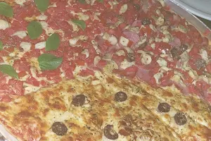 Pizza Da Lenha image