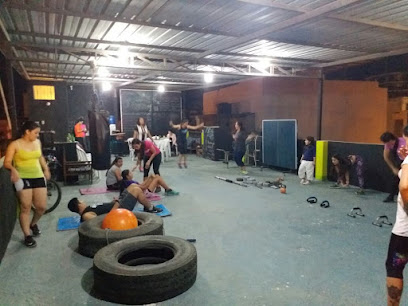 FITLOVERS TEAM - Av 10 Y 9, Manta 130207, Ecuador