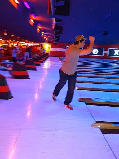 Bowling Alley «Bowlero Naperville», reviews and photos, 1515 Aurora Ave, Naperville, IL 60540, USA