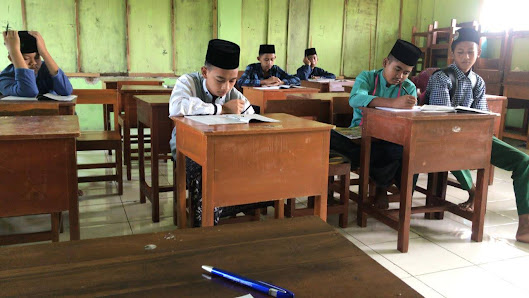 Ruang kelas - SMP Islam Al Falah Rawalo