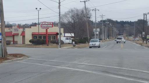 Liquor Store «Lickety Liquors», reviews and photos, 2501 Hubbell Ave, Des Moines, IA 50317, USA