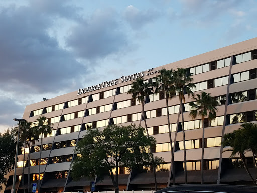 Shopping Mall «Horizon Park Shopping Center», reviews and photos, 3904 W Hillsborough Ave, Tampa, FL 33614, USA