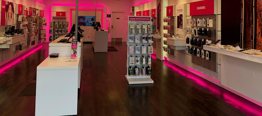 Cell Phone Store «T-Mobile», reviews and photos, 11153 S Parker Rd #5, Parker, CO 80134, USA