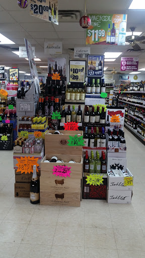 Liquor Store «Tiverton Liquor Store», reviews and photos, 65 Main Rd, Tiverton, RI 02878, USA