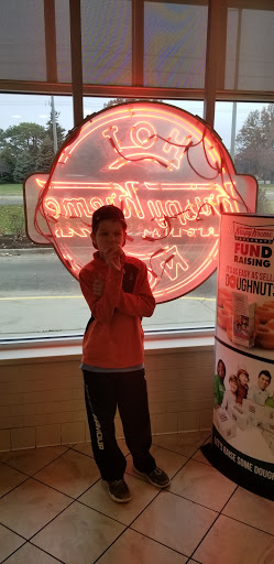 Bakery «Krispy Kreme Doughnuts», reviews and photos, 201 N Veterans Pkwy, Bloomington, IL 61704, USA