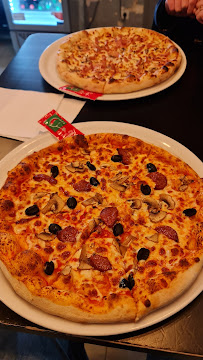 Plats et boissons du Pizzeria O'Cinco pizza paris - n°4