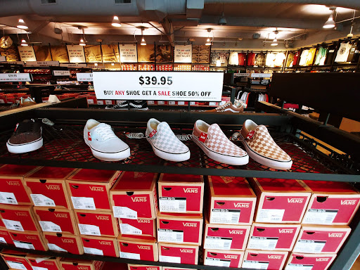 Shoe Store «Vans», reviews and photos, 485 N Tustin St, Orange, CA 92867, USA