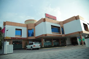 HOTEL KADAMBARI REGENCY image