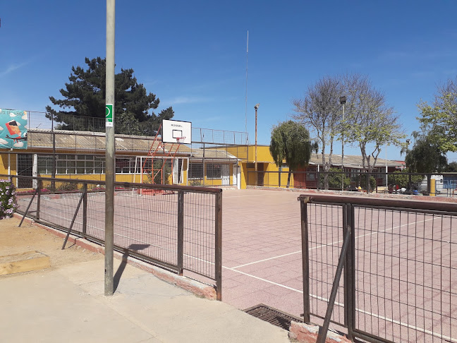 Liceo Clara Solovera - El Quisco