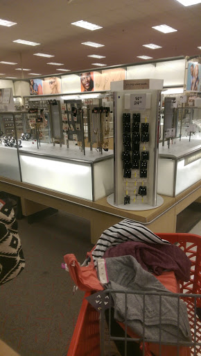 Department Store «Target», reviews and photos, 18855 N Market Pl Dr, Aurora, OH 44202, USA