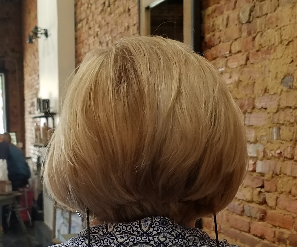 Southern Charm Salon 31021