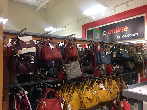 Department Store «T.J. Maxx», reviews and photos, 1751 Ritchie Station Ct, Capitol Heights, MD 20743, USA