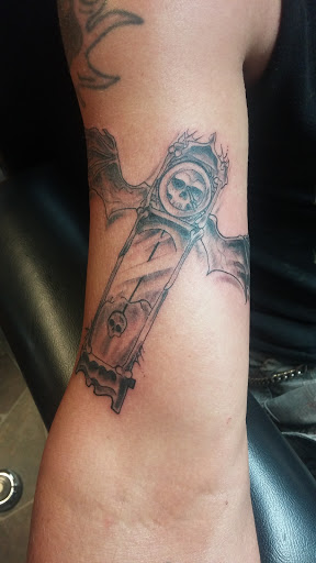 Explore armband tattoo ideas for men, creative tattoo ideas in Pigeon Forge, available at Southern Draw Skin Art Studio