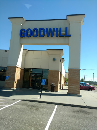 Thrift Store «Goodwill - Roseville: Cleveland Ave. N», reviews and photos