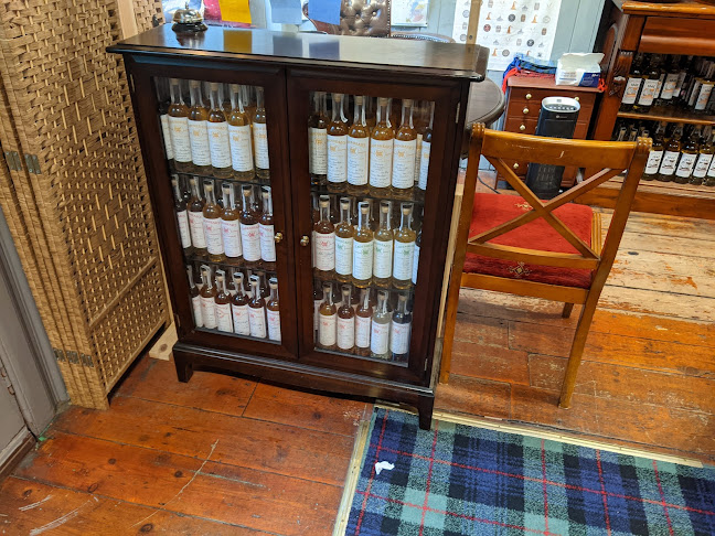 Comments and reviews of Cadenhead's Whisky Shop