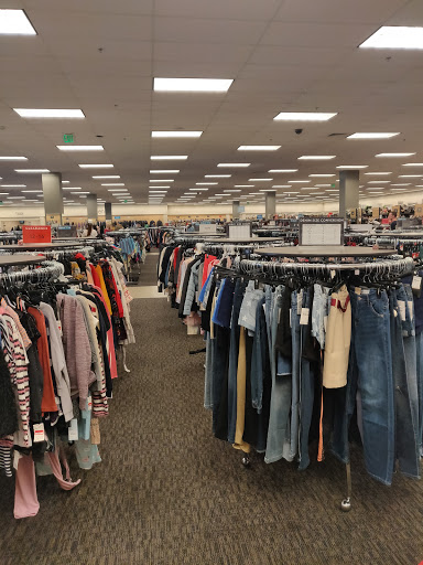 Department Store «Nordstrom Rack Sunset Valley Shopping Center», reviews and photos, 5601 Brodie Ln, Sunset Valley, TX 78745, USA