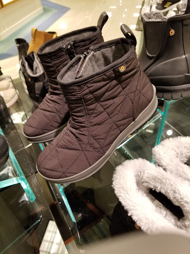 Department Store «Von Maur», reviews and photos, 4444 1st Ave NE, Cedar Rapids, IA 52402, USA