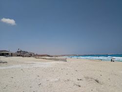 Foto af Umm al-Rakhm Beach med høj niveau af renlighed