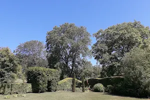 Gite Le Crapaud à trois pattes: Jardin remarquable à visiter - jeux - gîte insolite en Seine-Maritime image