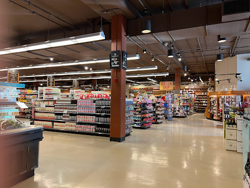 Gourmet Grocery Store «Metropolitan Market Uptown», reviews and photos, 100 Mercer St, Seattle, WA 98109, USA