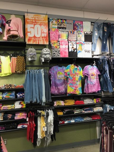 Clothing Store «rue21», reviews and photos, 3404 Fairlane Dr, Allen Park, MI 48101, USA