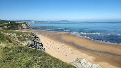 Photo de Atxabiribil Beach avec un rivage spacieux